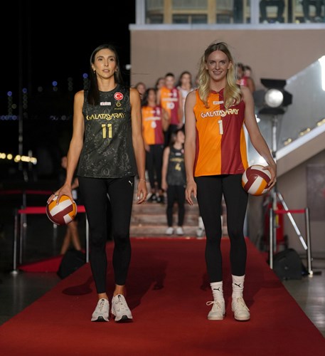 Galatasaray Adası’nda görkemli forma tanıtımı gecesi