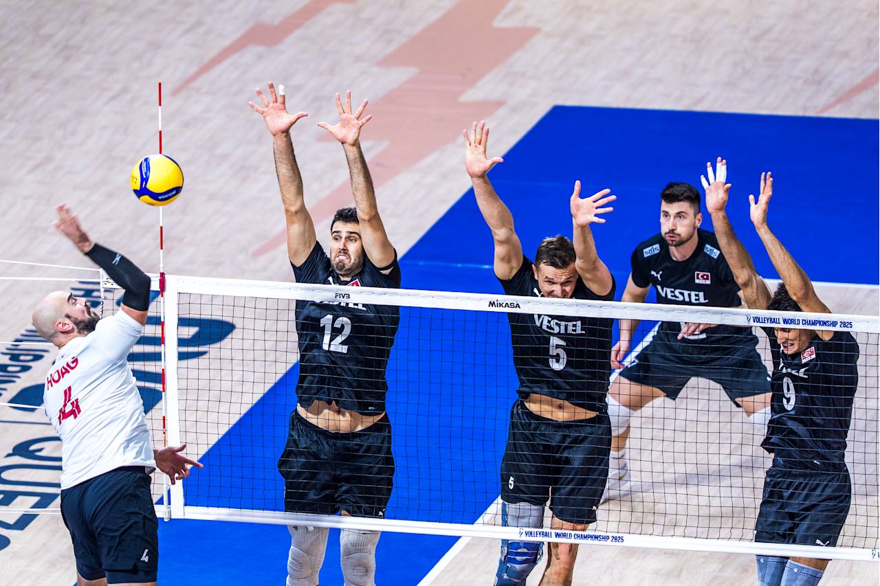 Türkiye Kanada'yı 3-0 yendi namağlup üst tura yükseldi