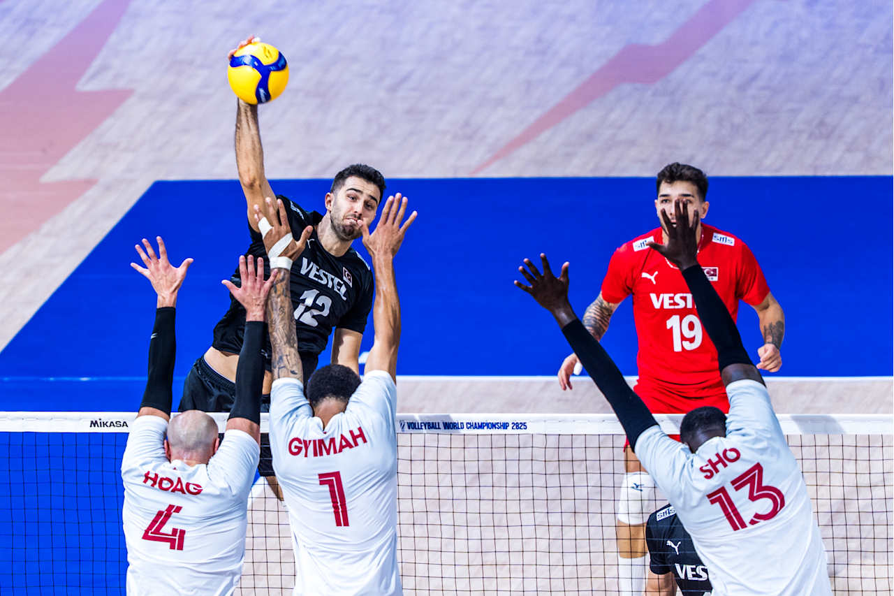 Türkiye Kanada'yı 3-0 yendi namağlup üst tura yükseldi