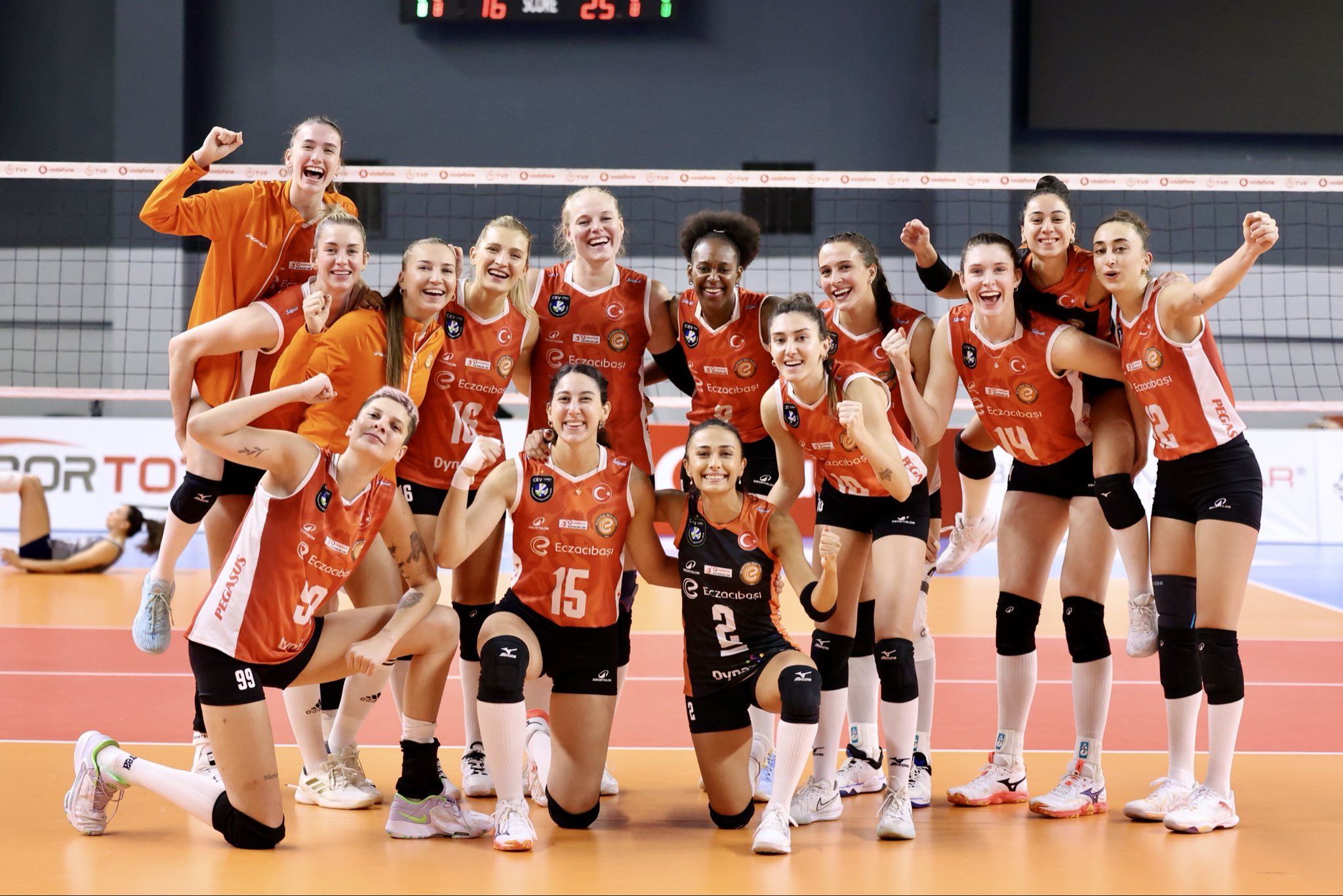 Eczacıbaşı Dynavit deplasmanda hata yapmadı: 3-0