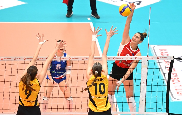 Erteleme Maçlarında İstanbul BBSK ve Karşıyaka güldü