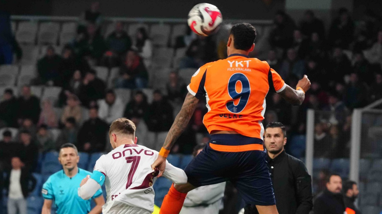 İstanbul'da 7 gollü maç: Başakşehir 3-4 Trabzonspor özet