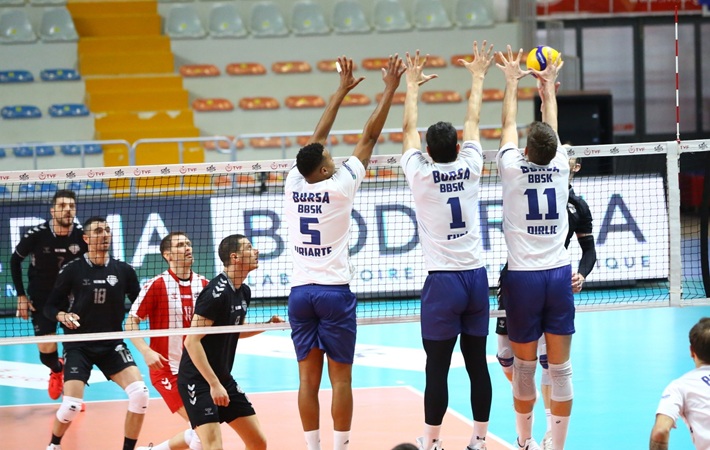 Spor Toto, Bursa'da 5. sette kazandı Herrera 43 sayı ile maça damga vurdu