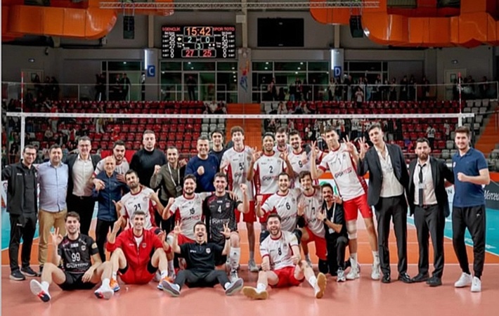 Cizre'den 3 puanla dönen İstanbul Gençlik zirveden kopmadan devam ediyor