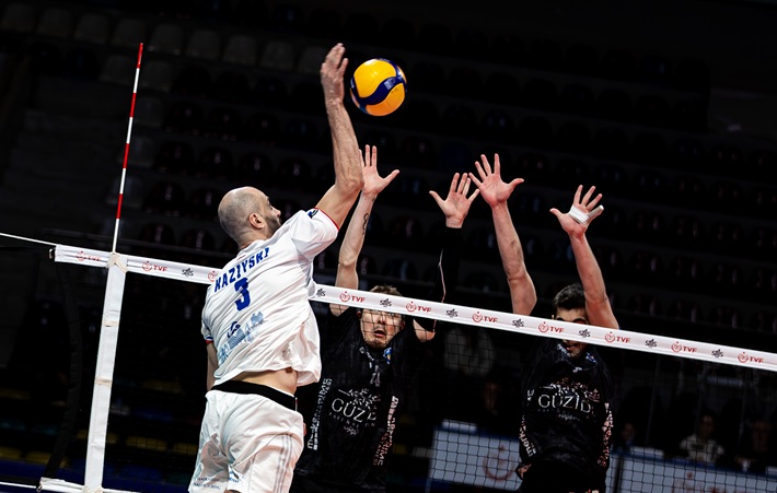 Halkbank Gebze Belediyespor'u set vermeden yendi