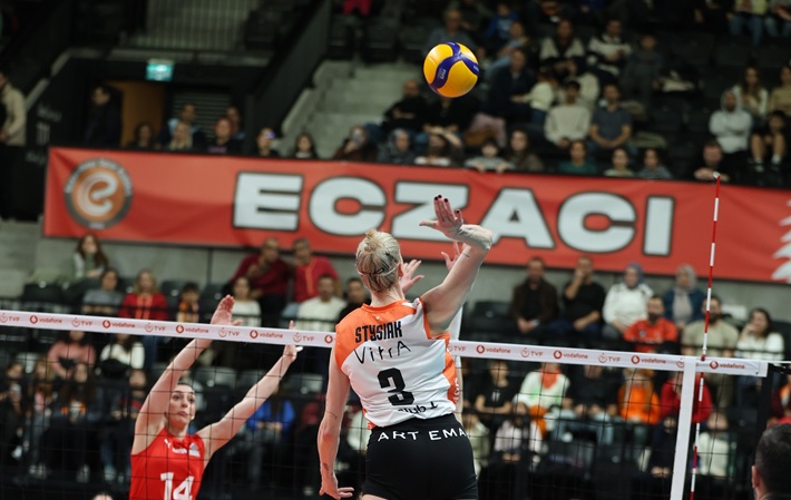 Eczacıbaşı Dynavit İlbank'ı yenerek seriyi 9 maça çıkarttı