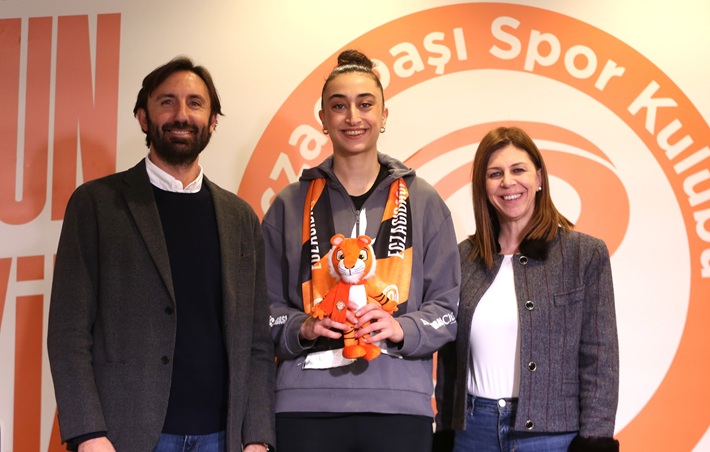 Elif Şahin Eczacıbaşı Dynavit'le Sözleşme Yeniledi