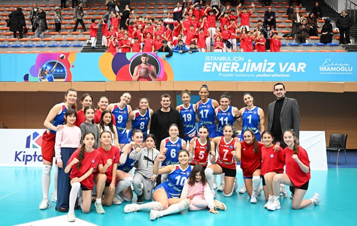 Altınordu'yu 3-0 yenen İstanbul Büyükşehir Belediyespor zirve takibini sürdürdü