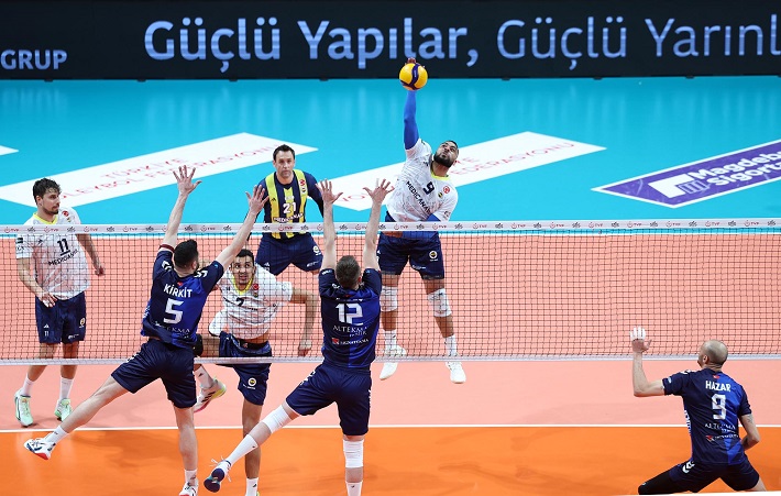 Fenerbahçe Altekma'ya Set Vermedi