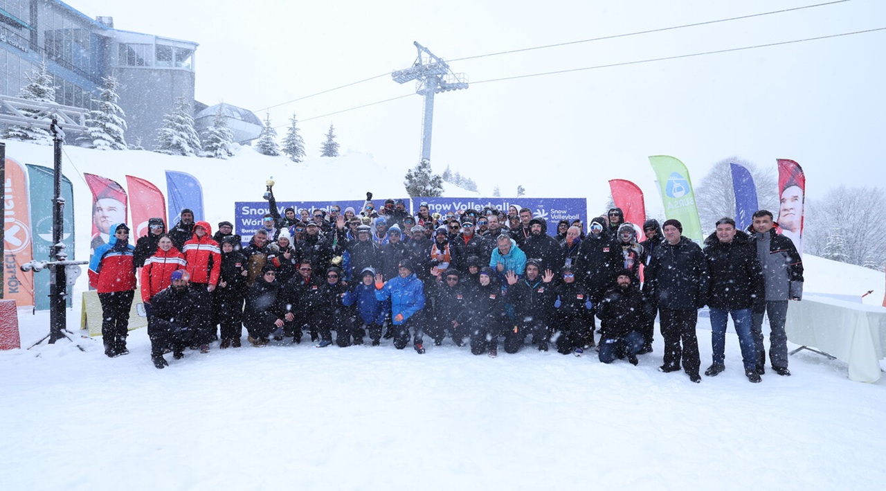 Bursa Uludağ’da Kar Voleybolu Heyecanı Şampiyonluklarla Taçlandı