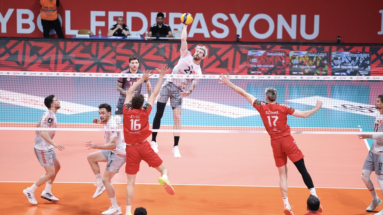 SMS Grup Efeler Ligi'nde 24.Hafta Sona Erdi