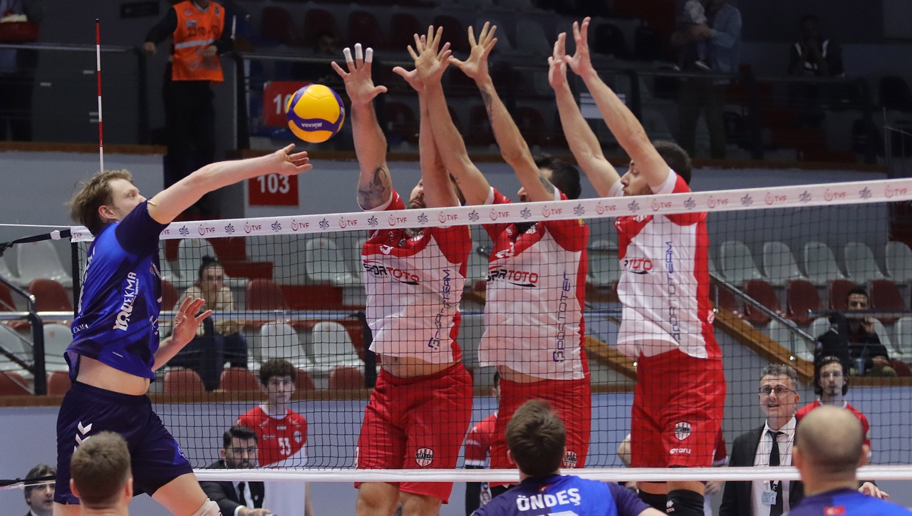 Altekma'yı ikinci maçta da yenen İstanbul Gençlik Fenerbahçe'nin rakibi oldu