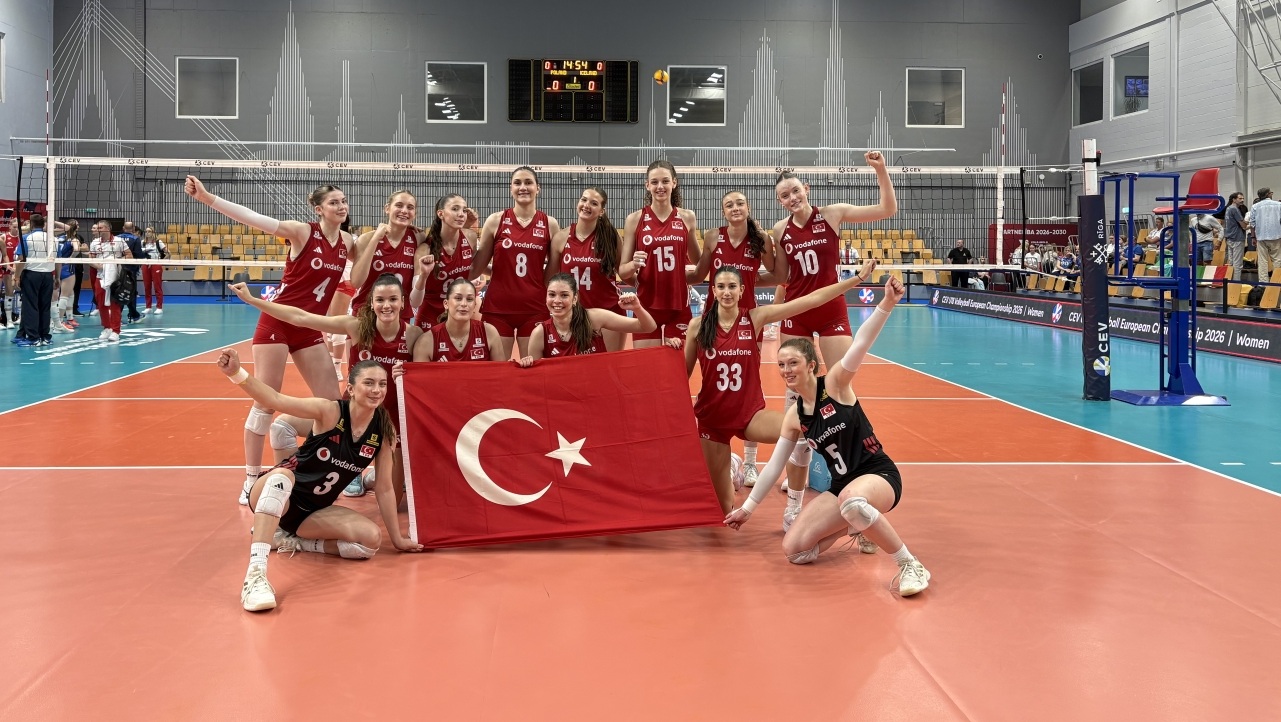 İtalya'yı 3-2 yenen U18 Milliler Avrupa Şampiyonası'nda namağlup yarı finalde
