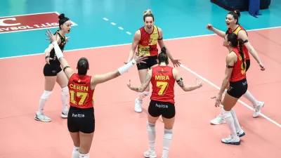 Bolu Bld'ye set vermeyen papara Göztepe Final Etabına yükselmeyi garantiledi