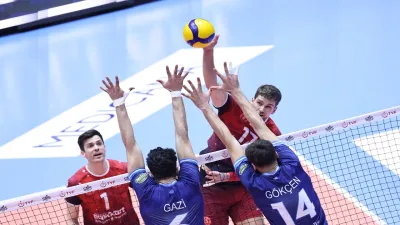 Ziraat Bankkart zirveyi kaptırmıyor