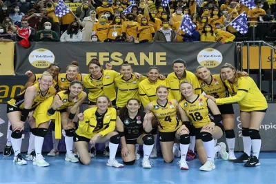 VakıfBank grup maçlarını sadece 1 set vererek tamamladı