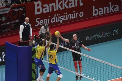 Ziraat Bankkart Altın Set'le Yarı Finalde: Rakip JASTRZEBSKI Wegiel