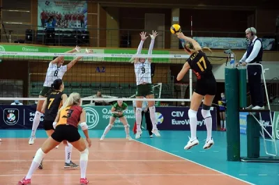 Cim Bom tur kapısını araladı