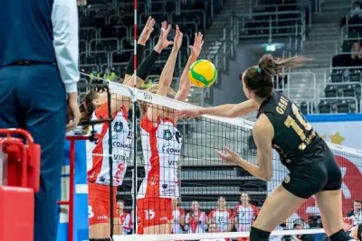 VakıfBank'tan dörtte dört