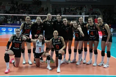 Eczacıbaşı PTT'yi yendi, Sarıyer Umutlandı