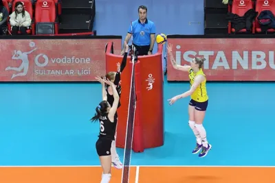 Rus hakem maça çıkamadı, Ramazan Çevik Yardımcı Hakem oldu, Eczacıbaşı Finale çıktı