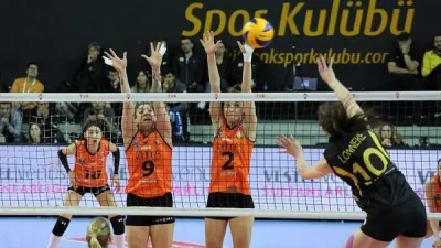 Eczacıbaşı VitrA, VakıfBank karşısında 3. kez kazanmak istiyor
