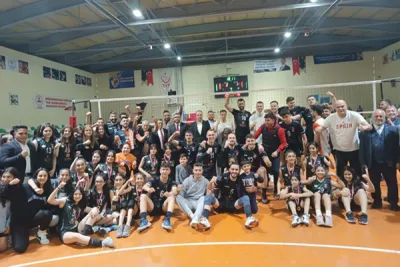 Erzin Narenciyesi Yeşilkent Spor Tarih Yazdı