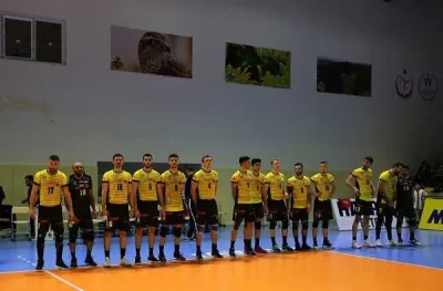 Dört set, 2,5 saat, kazanan Arhavi Voleybol