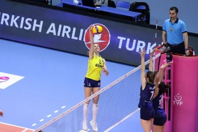 Fenerbahçe Opet 15. galibiyetini Aydın'dan aldı