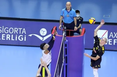 Erteleme maçında Fenebahçe HDI Sigorta galip