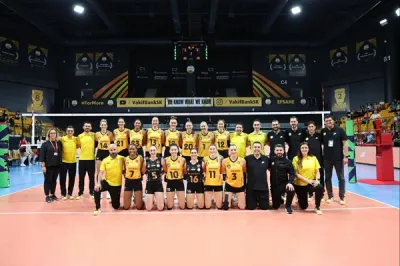 VakıfBank Şampiyonlar Ligi'ne Set Vermeden Başladı