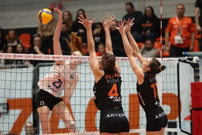 Eczacıbaşı seriyi 6 maça çıkartı, Muratpaşa 3 maçtır kazanamıyor