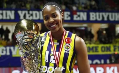 Ana Cristina en az 1 ay daha yok