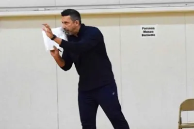 Porto Rikolu Bir Voleybol Emekçisi: Angel Wichel Gonzalez Escobales