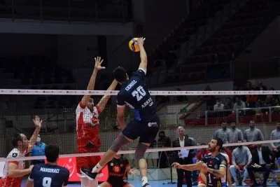 İlk set Arkas'ın kalanı Ziraat Bankkart'ın