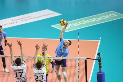 Hatay BŞ. Belediyespor Efeler Ligi'ndeki son maçında Fenerbahçe'ye 3-0 kaybetti