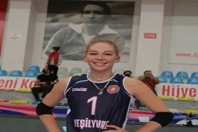 Dedesinin Adını Taşıyan Salonda Duru’nun Gururu