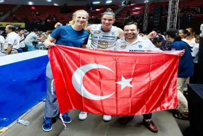 Ceren Kapucu Bandung Tandamata ile Endonezya Şampiyonu