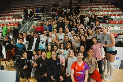 Galibiyetle afetin yaralarını sarmaya çalışıyoruz