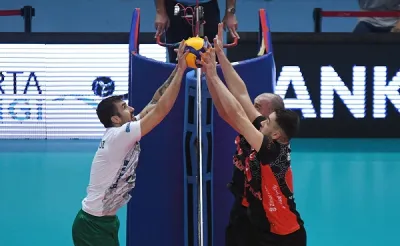 Önde olduğu setlerde avantajını kullanamayan Bursa 3-0 kaybetti