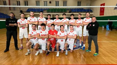 İstanbul Üniversiteler Voleybol 1. Ligi'nde heyecan sürüyor