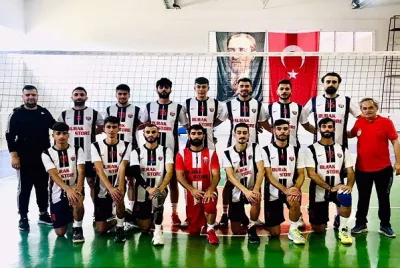 İstiklal Ortaokulu namağlup liderliğini sürdürüyor