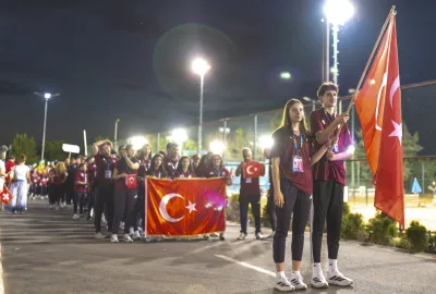 EYOF Açılış Töreninde Türk bayrağını Voleybolcu Ceylin taşıdı