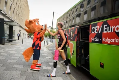 Sultanlar, Liderlik için Hollanda karşısında