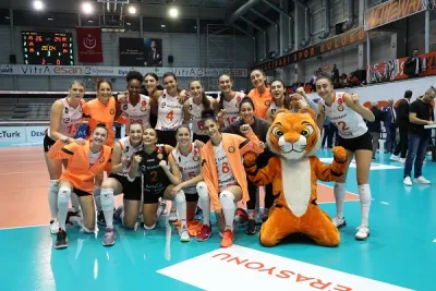 Eczacıbaşı Dynavit 3 puanı set vermeden aldı