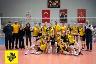 English Time Spor Kulübü ilk 3 maçta set vermedi