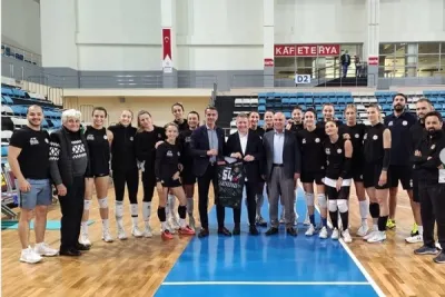 TRT Spikeri memleketi Sakarya'da Voleybol Takımını Ziyaret etti