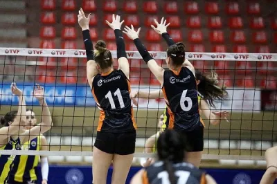 Genç Kızlar'da Finalin adı Eczacıbaşı-VakıfBank