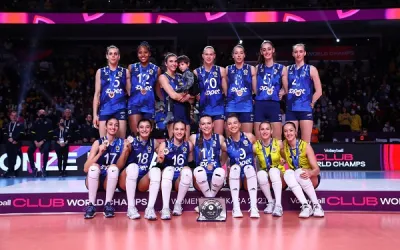 Dünya üçüncülüğü rekorla geldi