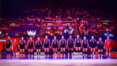 Sultanlar Dominik Cumhuriyeti karşısında